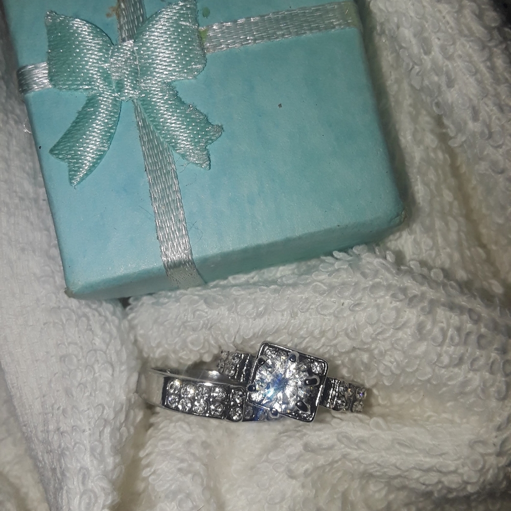 Engagement set. - Picture 5 of 5